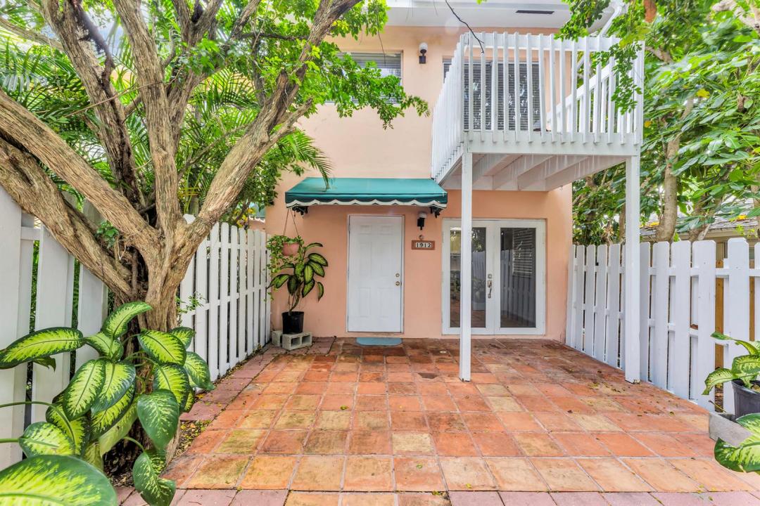 1912 NE 6th Street, Deerfield Beach, Florida 33441, USA