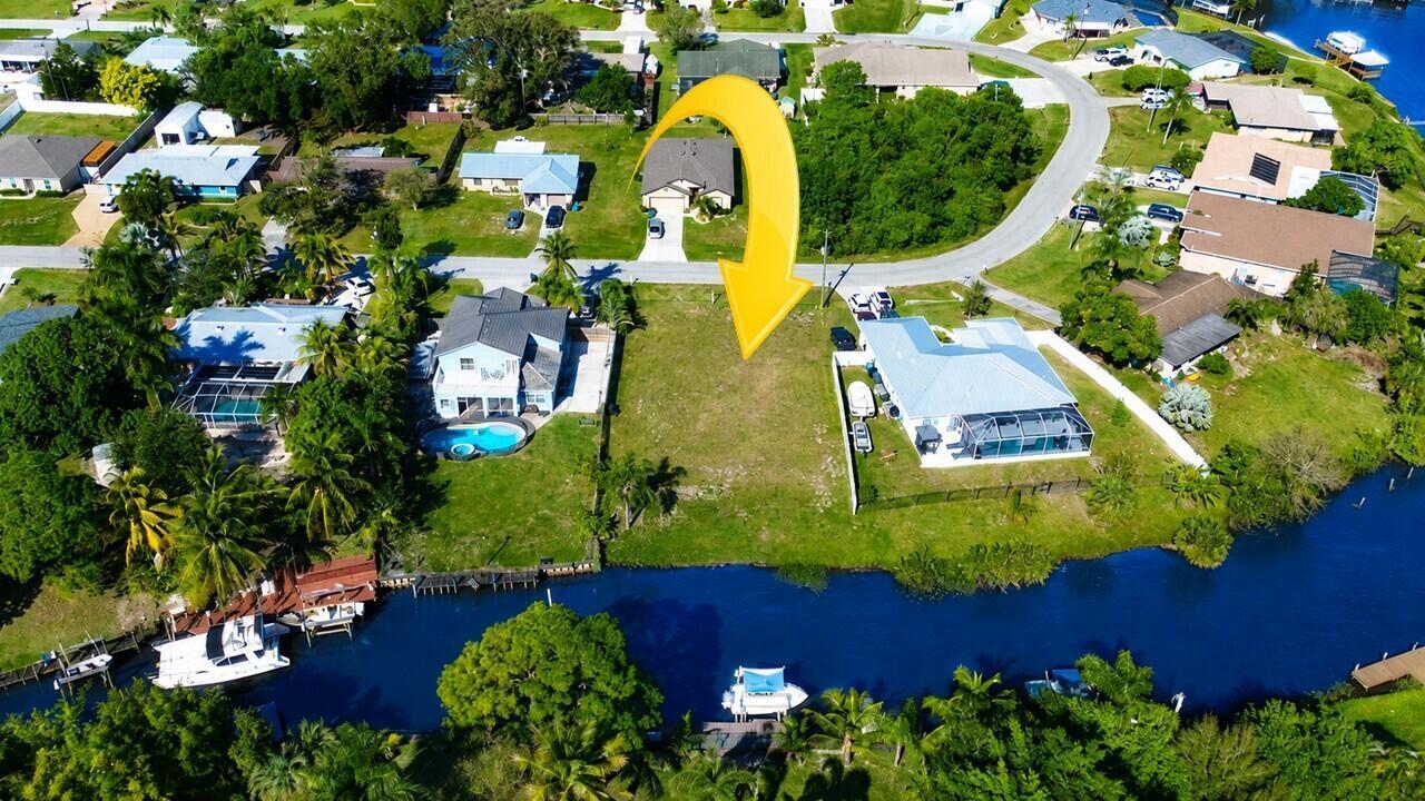 178 NE Dominican Terrace, Port St. Lucie, Floride 34983, États-Unis