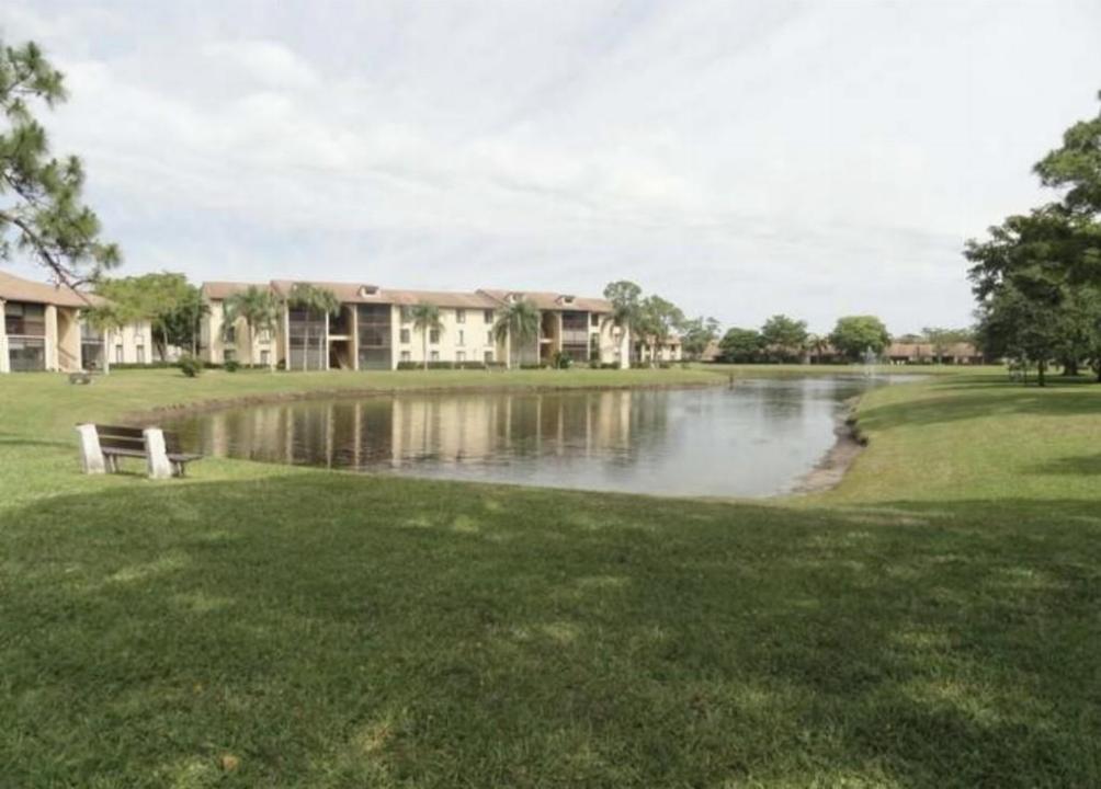 814 Sky Pine Way G-2, Florida 33415, USA