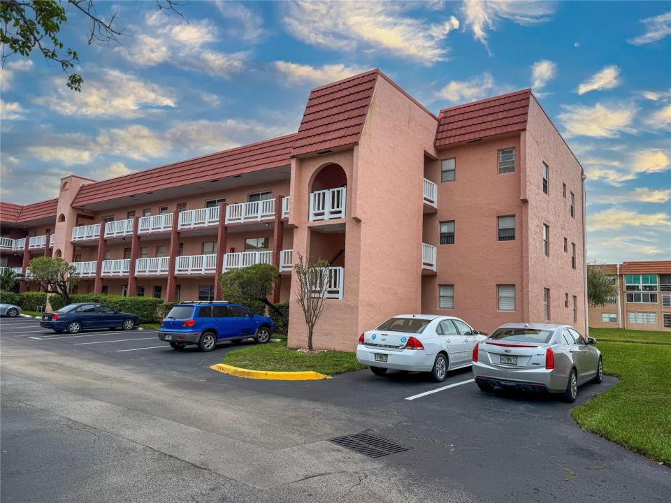 9460 Sunrise Lake Boulevard 212, Sunrise, Floride 33322, États-Unis
