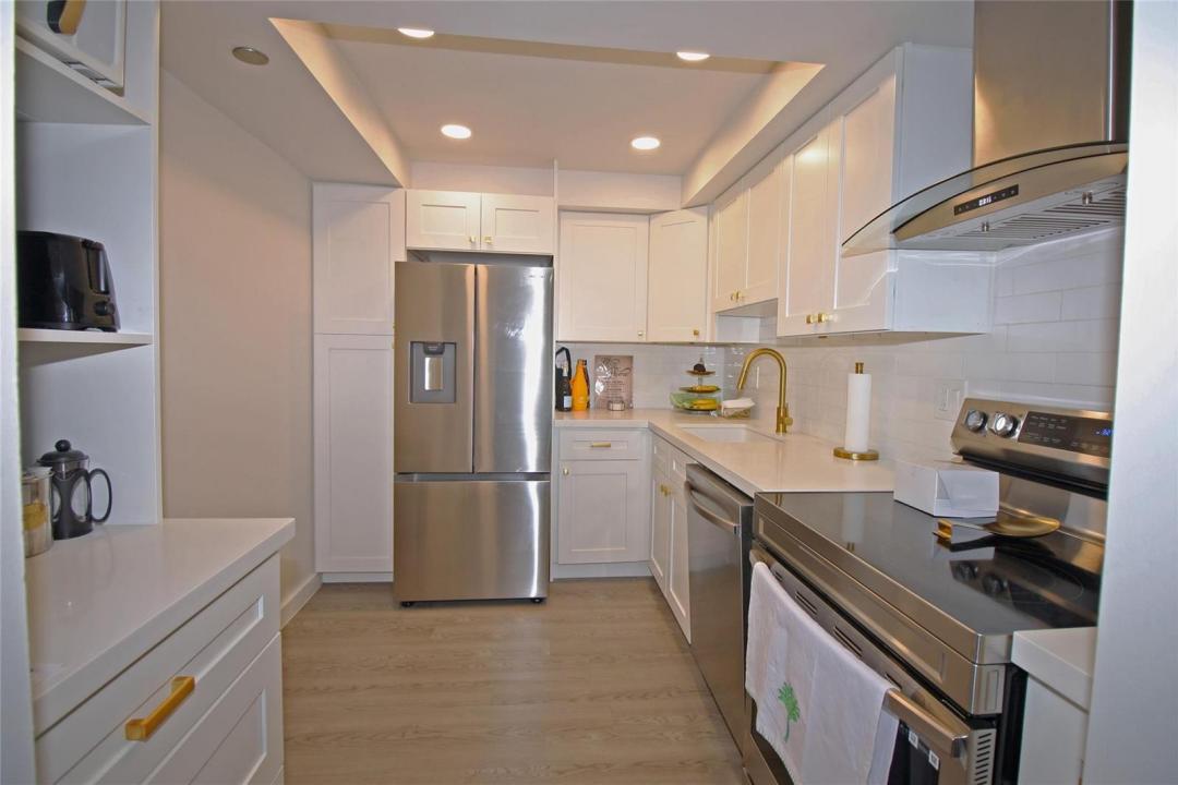 1100 Saint Charles Place 521, Pembroke Pines, Florida 33026, USA