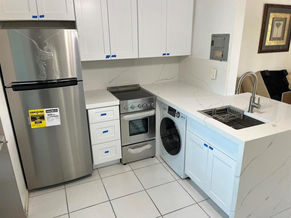 1172 Surf Road A3, Riviera Beach, Florida 33404, USA