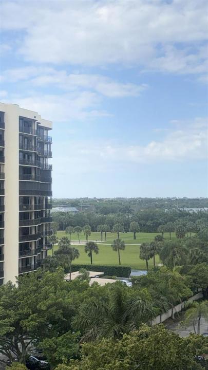 2425 Presidential Way 705, West Palm Beach, Florida 33401, Stati Uniti