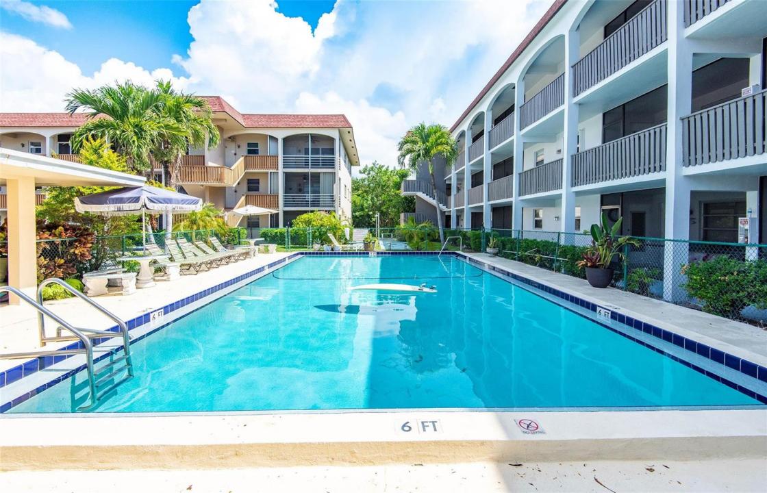 651 Pine Drive 306, Pompano Beach, Florida 33060, Stati Uniti
