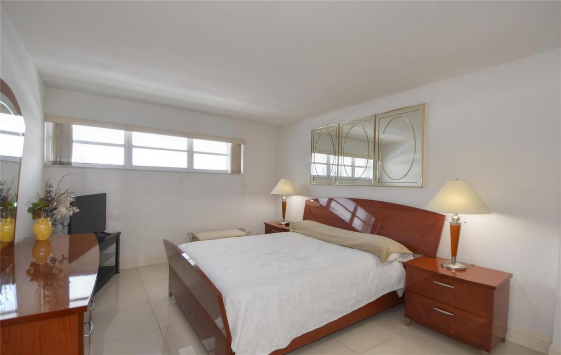 1012 N Ocean Boulevard 204, Pompano Beach, Floride 33062, États-Unis