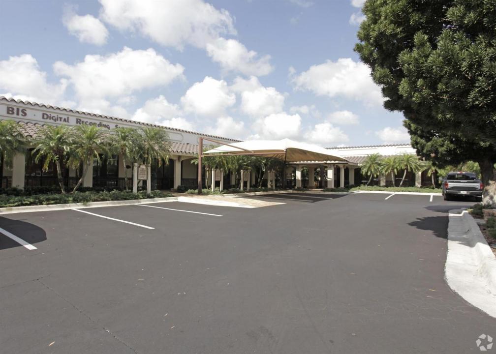 1350 NE 56th Street, Fort Lauderdale, Florida 33334, USA