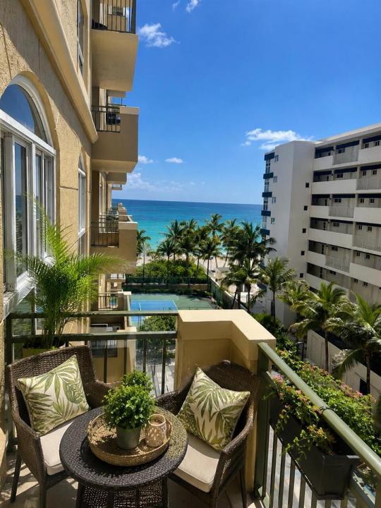 2080 S Ocean Drive 505, Hallandale Beach, Floride 33009, États-Unis