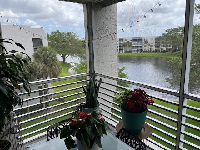 9330 Lagoon Place 406, Davie, Floride 33324, États-Unis