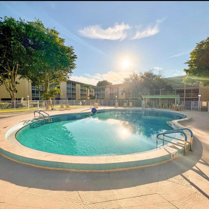 300 Village Green S Circle 217, Palm Springs, Florida 33461, Stati Uniti