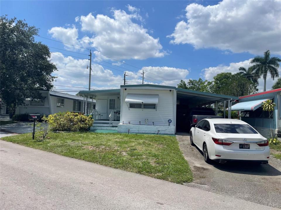 8581 SW 20th Place, Davie, Florida 33324, Stati Uniti