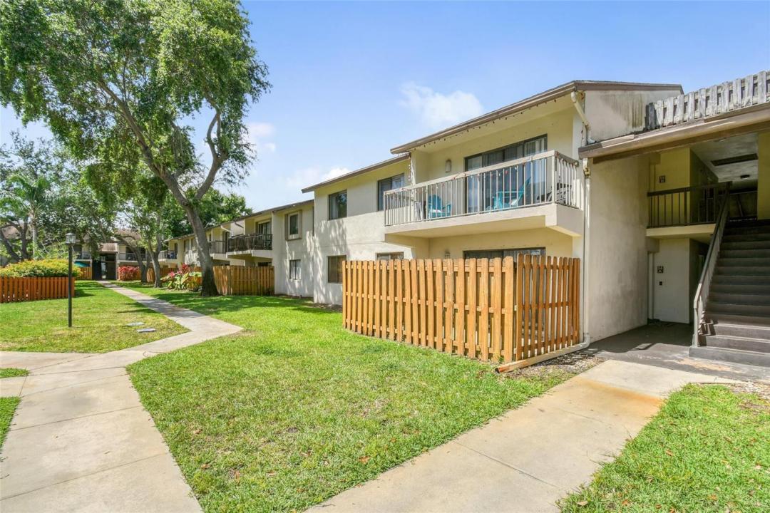 3402 Gardens Drive 14B, Palm Beach Gardens, Floride 33410, États-Unis