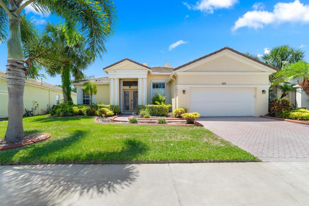 525 SW Lake Manatee Way, Port St. Lucie, Floride 34986, États-Unis