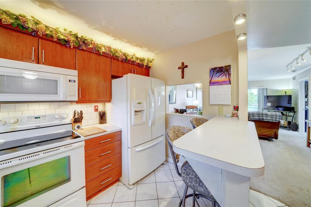 9440 Sunrise Lakes Boulevard 312, Sunrise, Floride 33322, États-Unis