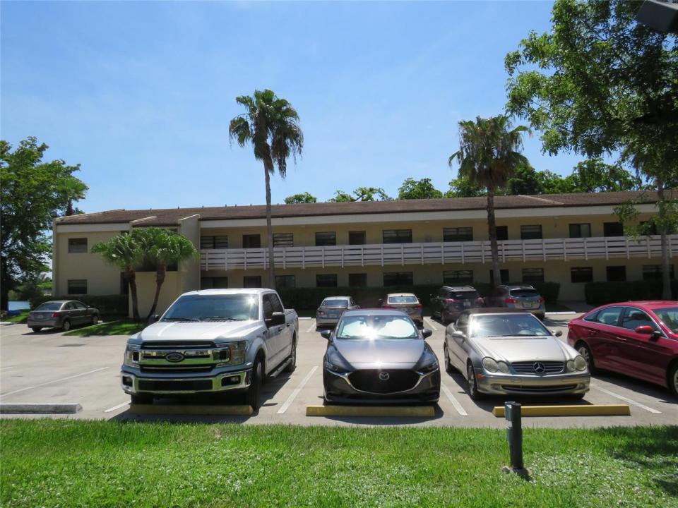 4491 Crystal Lake Drive 203B, Deerfield Beach, Floride 33064, États-Unis