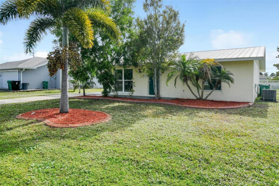 118 SW Ray Avenue, Port St. Lucie, Floride 34983, États-Unis