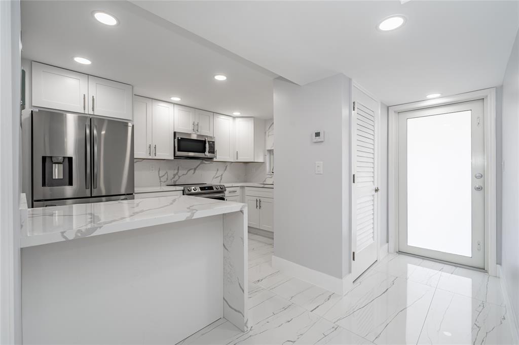361 S Hollybrook Drive 105, Pembroke Pines, Florida 33025, Stati Uniti