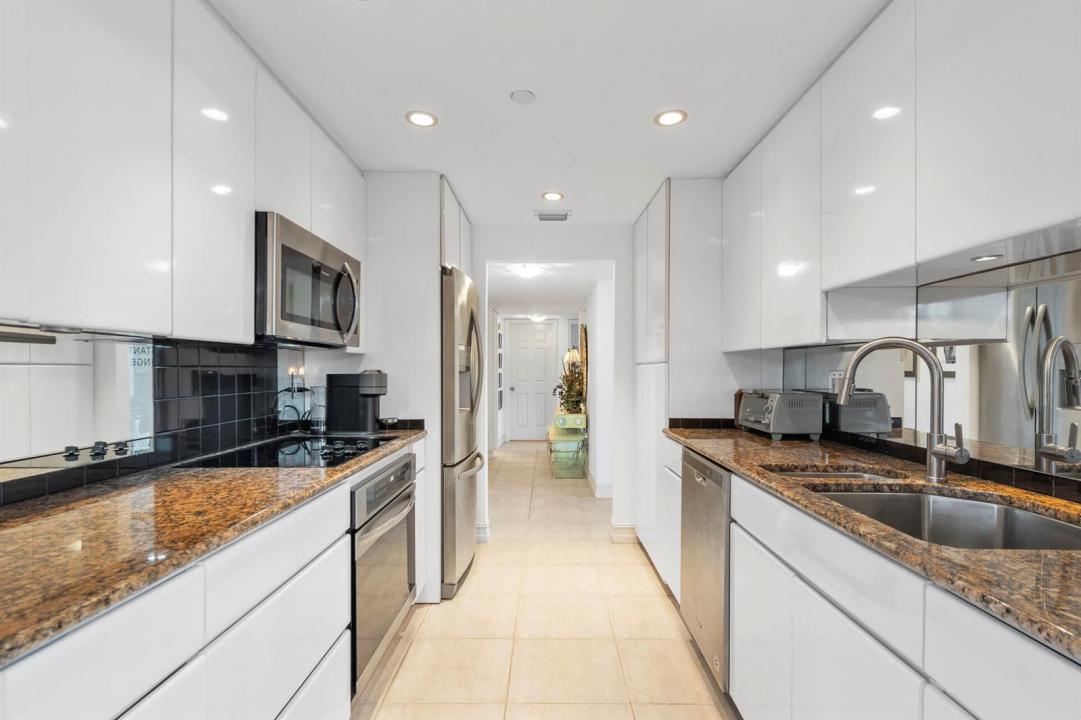 859 Jeffery Street 401, Boca Raton, Floride 33487, États-Unis