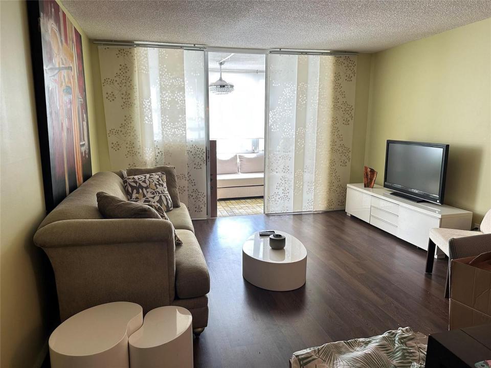 2998 NW 48th Terrace 327, Lauderdale Lakes, Floride 33313, États-Unis