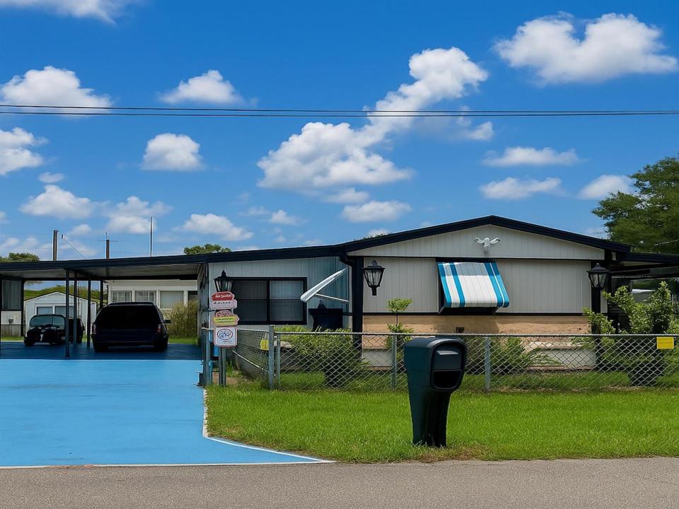 4143 SE 29th Court, Okeechobee, Florida 34974, USA