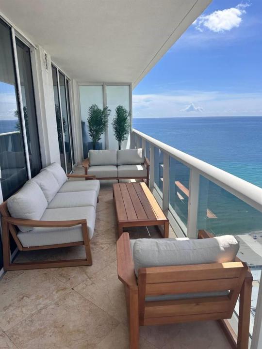 1830 S Ocean Drive 2406, Hallandale Beach, Florida 33009, Stati Uniti