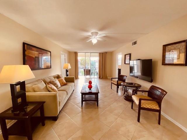 9420 S Hollybrook Lake Drive 305, Pembroke Pines, Floryda 33025, USA