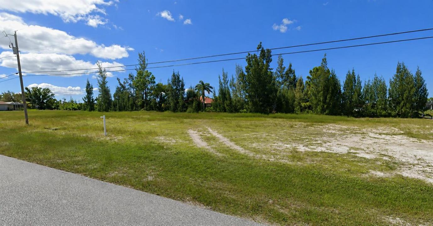 824 NE 23rd Terrace, Cape Coral, Floride 33909, États-Unis