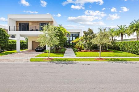 16768 Natures Way, Weston, Florida 33326, Stati Uniti