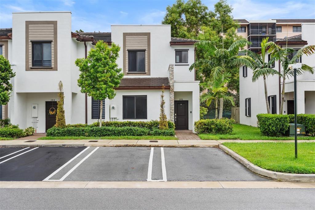 340 NE 208th Terrace 340, Miami, Florida 33179, USA