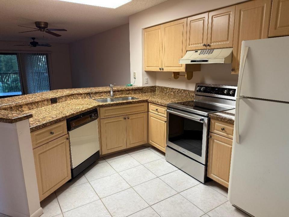 2205 S Cypress Bend Drive 307, Pompano Beach, Floride 33069, États-Unis