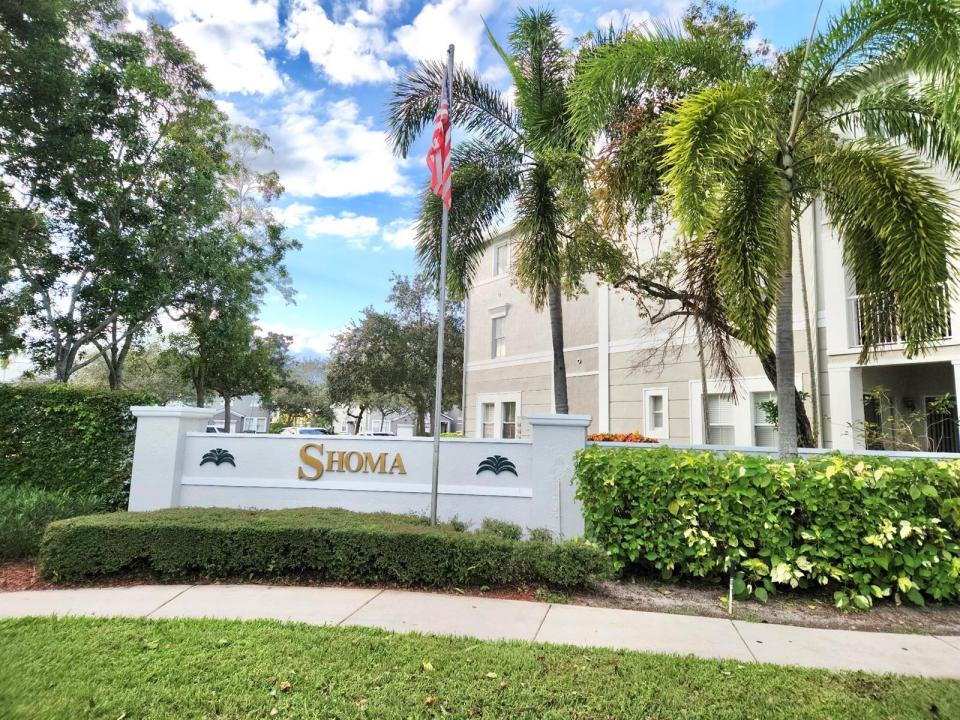 1006 Shoma Drive, Royal Palm Beach, Florida 33414, USA