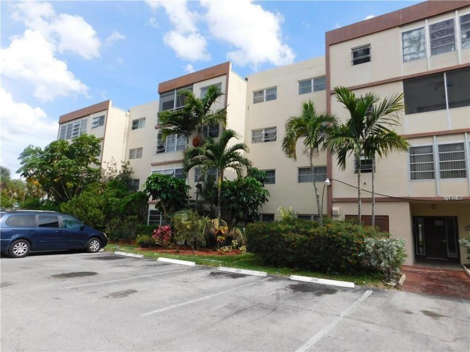 4047 NW 16TH Street 406, Lauderhill, Florida 33313, USA