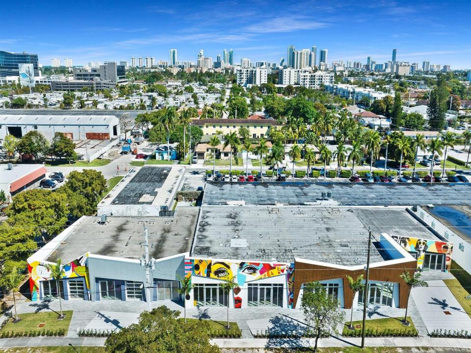 410 NE 1st Avenue, Hallandale Beach, Floride 33009, États-Unis