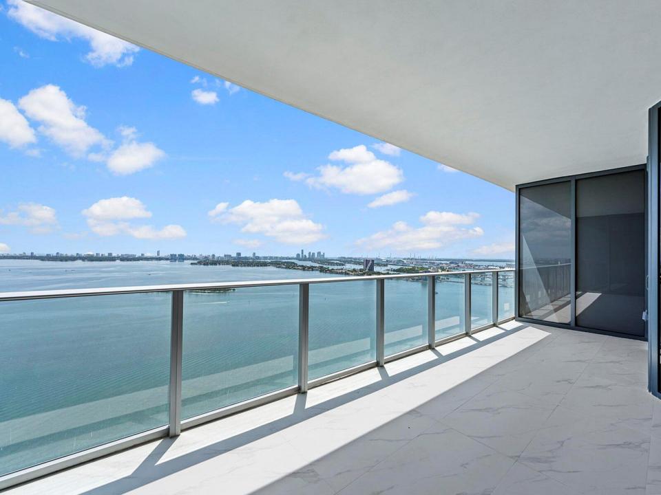 700 NE 24th Street 3002, Miami, Floryda 33137, USA