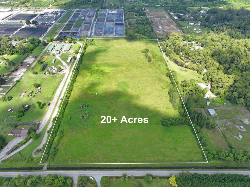 2761 E Road, Floryda 33470, USA