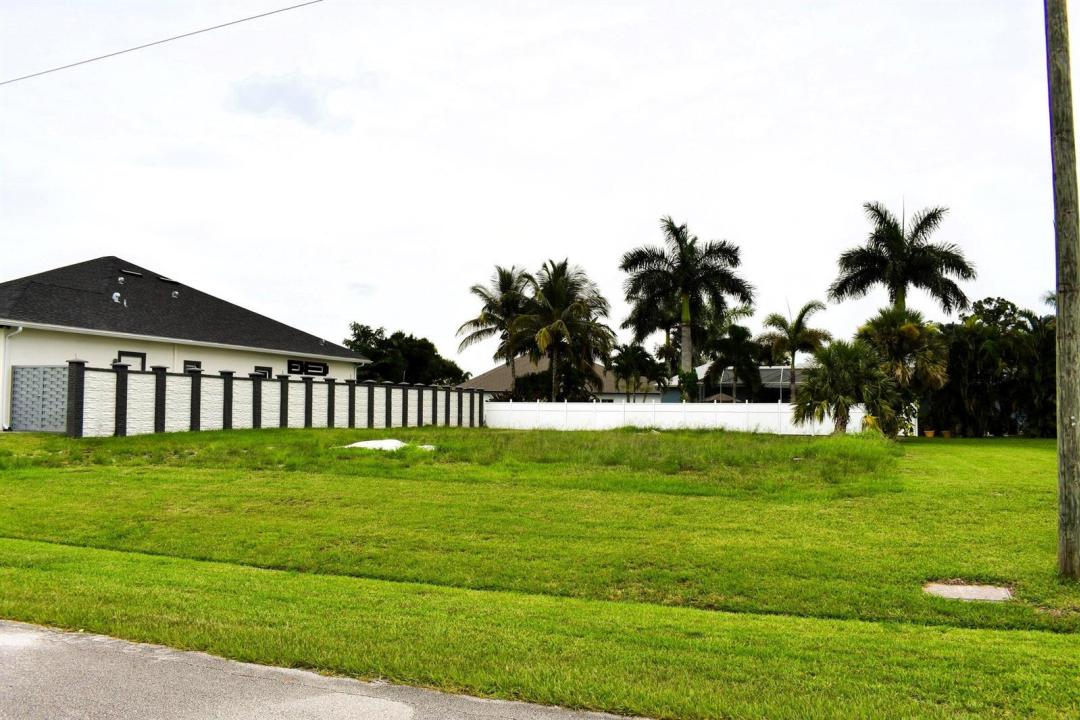 2565 SW Salzedo Avenue, Port St. Lucie, Florida 34987, Stati Uniti