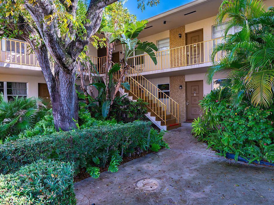 30 S J Street 14, Florida 33460, USA