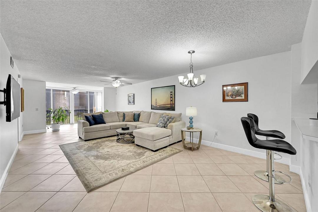 10133 NW 24th Place 205, Sunrise, Florida 33322, Stati Uniti
