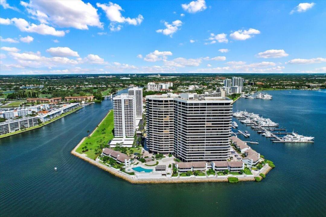 100 Lakeshore Drive 1854, North Palm Beach, Florida 33408, Stati Uniti