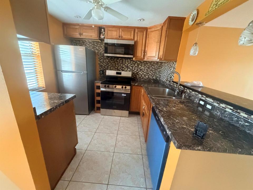 1025 Country Club Drive 407, Margate, Florida 33063, Stati Uniti