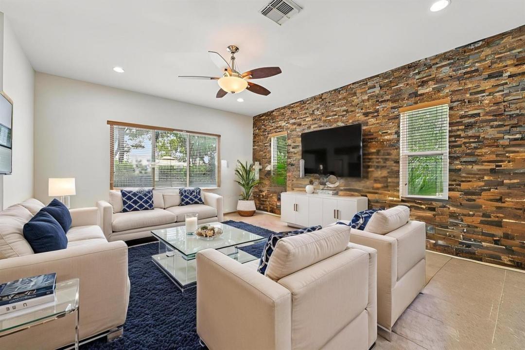 553 Gazetta Way, West Palm Beach, Floride 33413, États-Unis