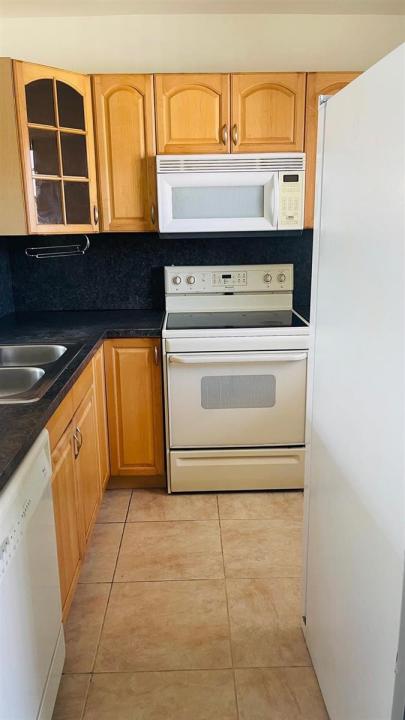 5111 W Oakland Park Boulevard 306, Lauderdale Lakes, Floride 33313, États-Unis