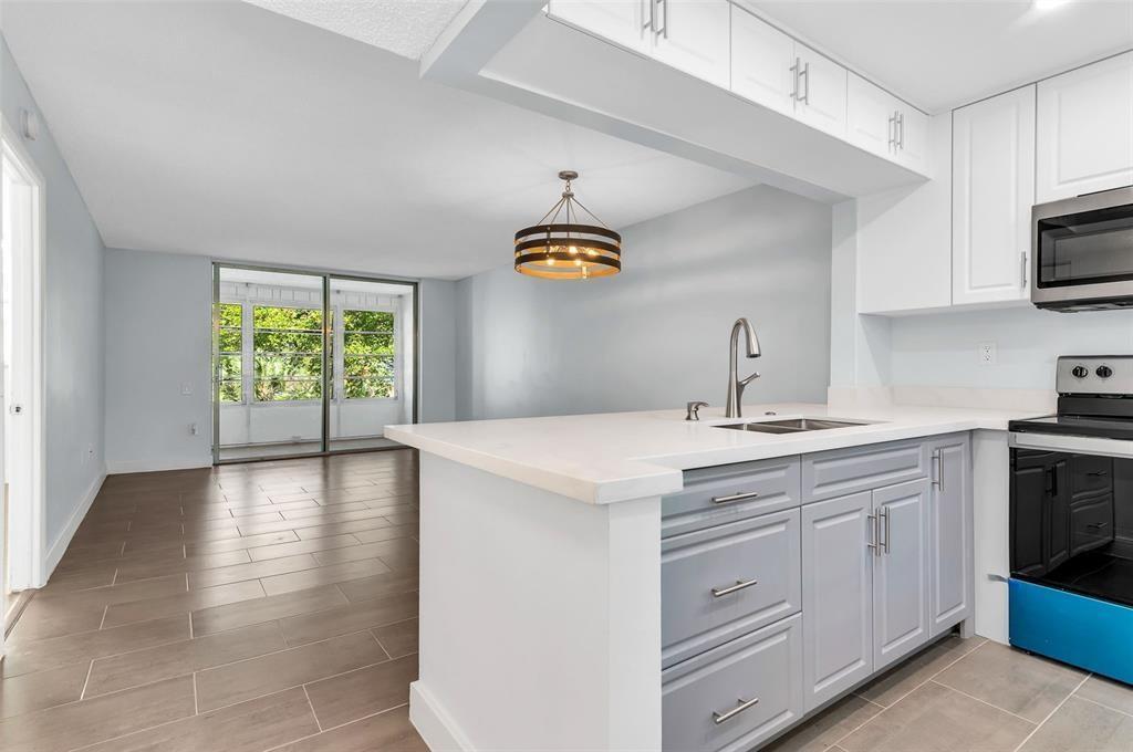 9091 Lime Bay Boulevard 312, Tamarac, Florida 33321, Stati Uniti