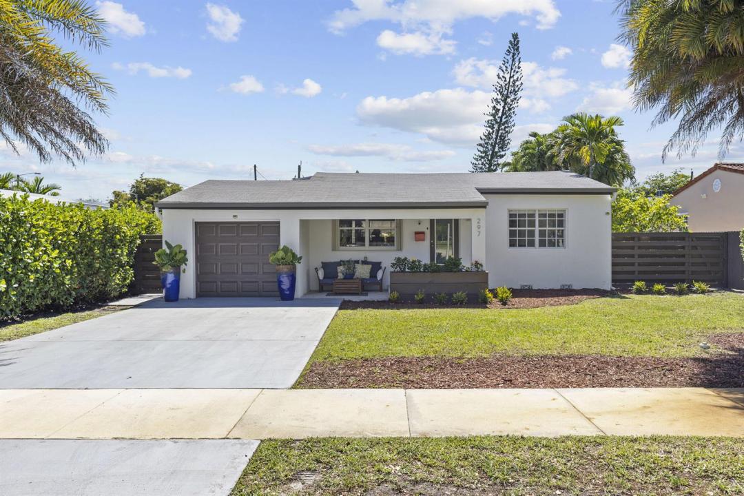 297 Minola Drive, Miami Springs, Florida 33166, USA