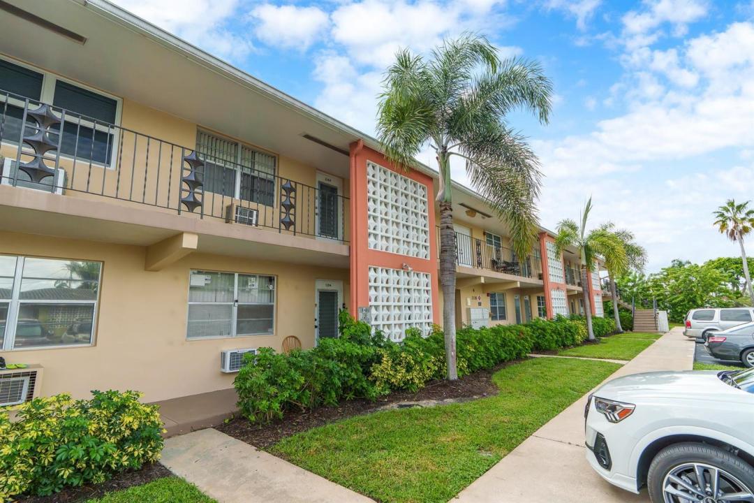2106 NE 56th Court 204, Fort Lauderdale, Floryda 33308, USA
