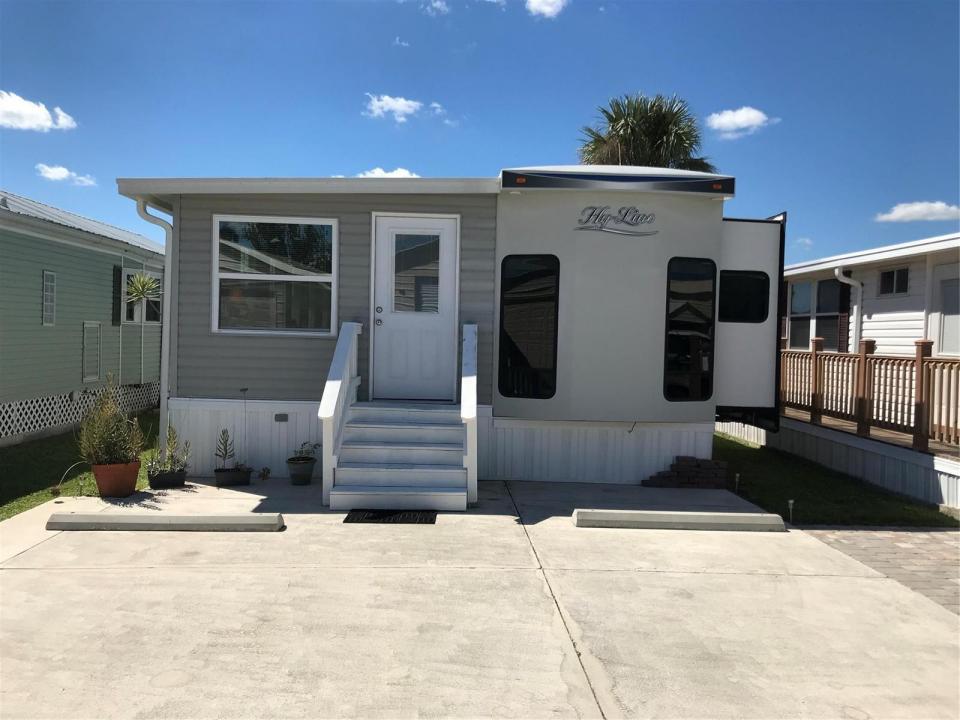 52 Turtle Road, Okeechobee, Floryda 34974, USA