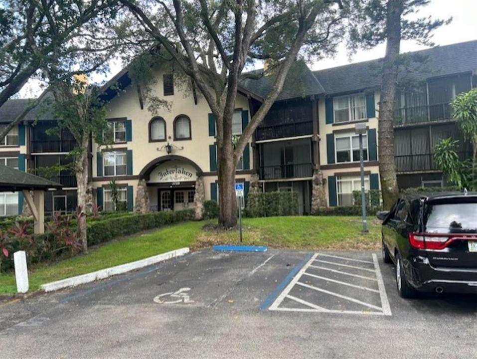 3720 Inverrary Drive 1t, Lauderhill, Floride 33319, États-Unis