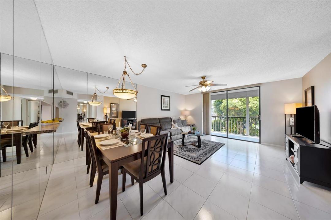 5250 Las Verdes Circle 317, Delray Beach, Florida 33484, Stati Uniti