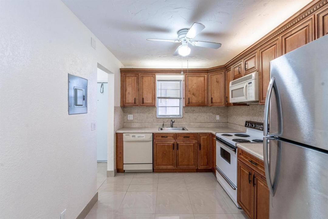 2551 Aragon Boulevard 406, Sunrise, Florida 33322, Stati Uniti