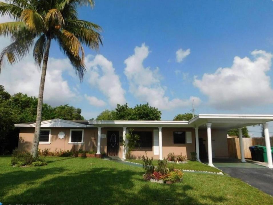 17120 NW 43rd Court, Miami Gardens, Florida 33055, Stati Uniti