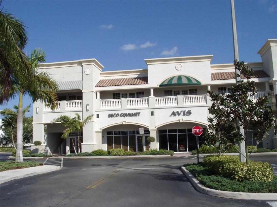 2225 N Commerce Parkway 7, Weston, Florida 33326, Stati Uniti